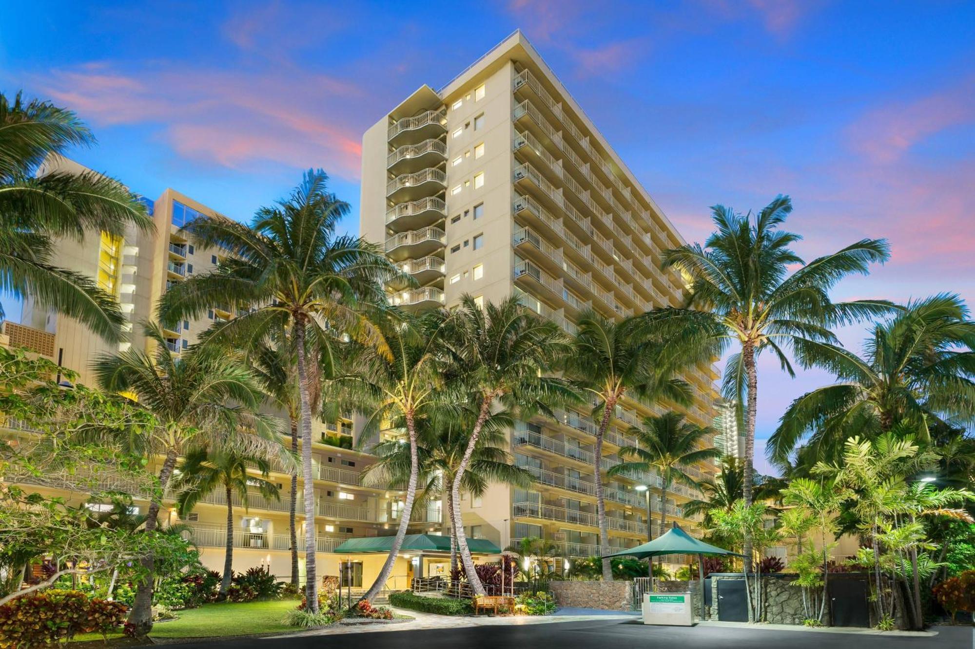 Courtyard By Marriott Waikiki Beach Honolulu Exterior photo